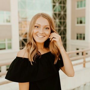 Meet your Posher, Lauren